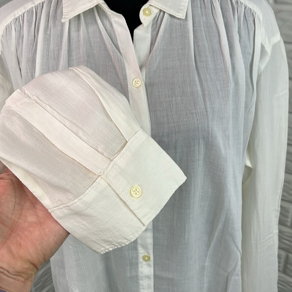 GAP OPTIC WHITE SEMI SHEER BUTTON DOWN BLOUSE PLEATS NWT SIZE XL - Picture 3 of 12